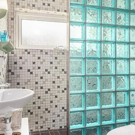 Private Fully Functional In A Near Forrest 아파트